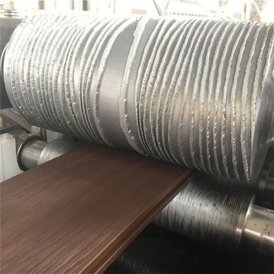 Il PVC spuma linea macchina dell'estrusione del bordo di produzione del pavimento del PVC