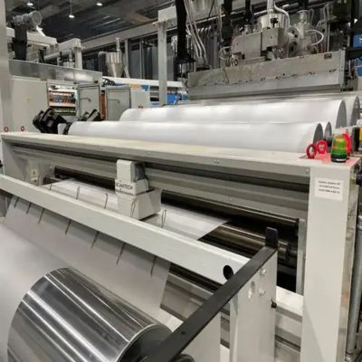 comprare Linea di estrusione di film solare GWELL EVA con larghezza 2200mm, spessore 0,3-1mm e velocità lineare 15m/min per incapsulamento di moduli fotovoltaici online manufacture