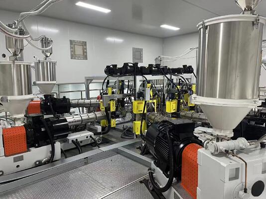 Acquistare Macchine di estrussione di fogli di termoformatura in PP ad alta capacità con 300-1000 kg/h di produzione, spessore 0,2-1,5 mm e larghezza 800-1500 mm online manufacture