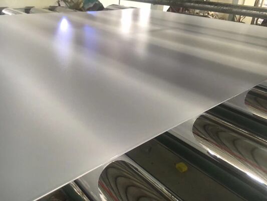 comprare PC Linea di estrusione di fogli solidi 600 kg/h con spessore 0,125-3 mm e progettazione a vite singole per lastre di resistenza online manufacture