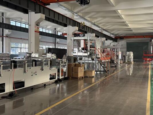 comprare Estrusore a doppia vite ad alta capacità di risparmio energetico per la produzione di fogli di PET con materiale riciclato al 100% online manufacture