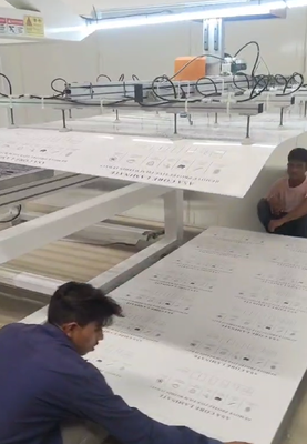 comprare Linea di estrusione di fogli decorativi PETG con capacità di uscita di 850 kg/h, spessore di 4*8 piedi*1 mm e struttura ABA online manufacture