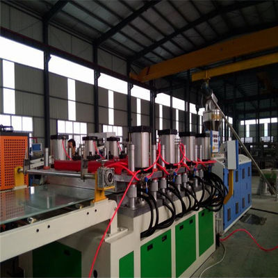 comprare Linea di estrusione a bordo ad alta capacità controllata da PLC con sistema ausiliario del trituratore online manufacture